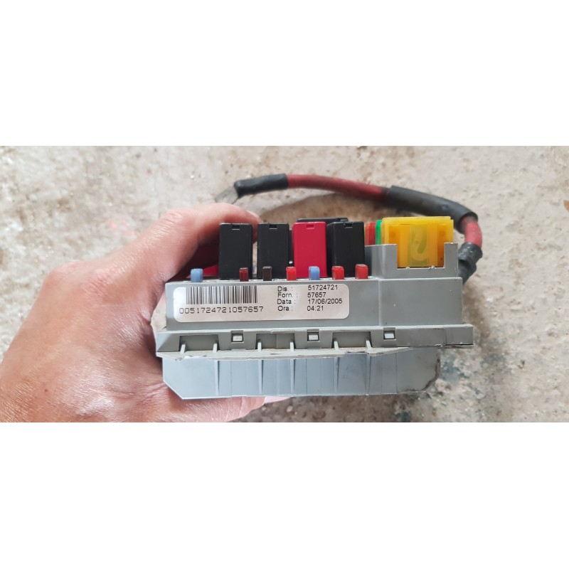 LANCIA YPSILON 2 SERIE SCATOLA FUSIBILI FUSIBILIERA BODY COMPUTER 51724721