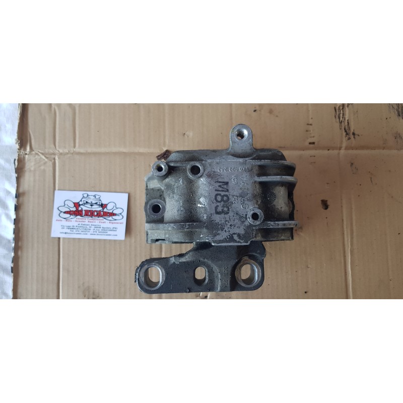 VOLKSWAGEN PASSAT B7 SUPPORTO MOTORE LATO DESTRO 1K0199262