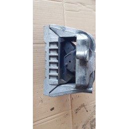 VOLKSWAGEN PASSAT B7 SUPPORTO MOTORE LATO DESTRO 1K0199262