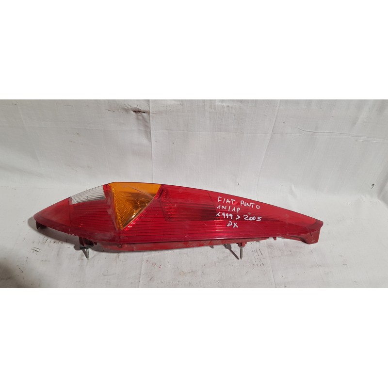 FIAT PUNTO 188 3 PORTE FANALI FANALE FARO STOP POSTERIORE DESTRO DX 286202