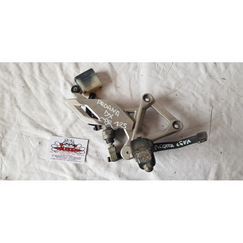 HONDA CBR 125R PEDANA POGGIAPIEDI LEVA FRENO POSTERIORE POMPA DAL 2011