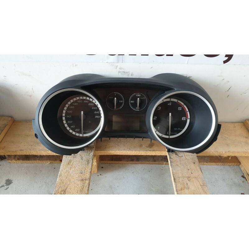 Dettagli su   ALFA ROMEO GIULIETTA QUADRO STRUMENTI STRUMENTAZIONE CONTACHILOMETRI DISPLAY