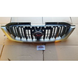 Dettagli su   DAIHATSU TERIOS PRIMA SERIE RESTYLING MASCHERINA STEMMA CALANDRA ANTERIORE
