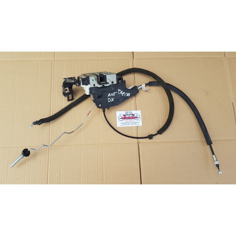 LANCIA THEMA SERRATURA CHIUSURA CENTRALIZZATA POSTERIORE DESTRA DX P04589914A